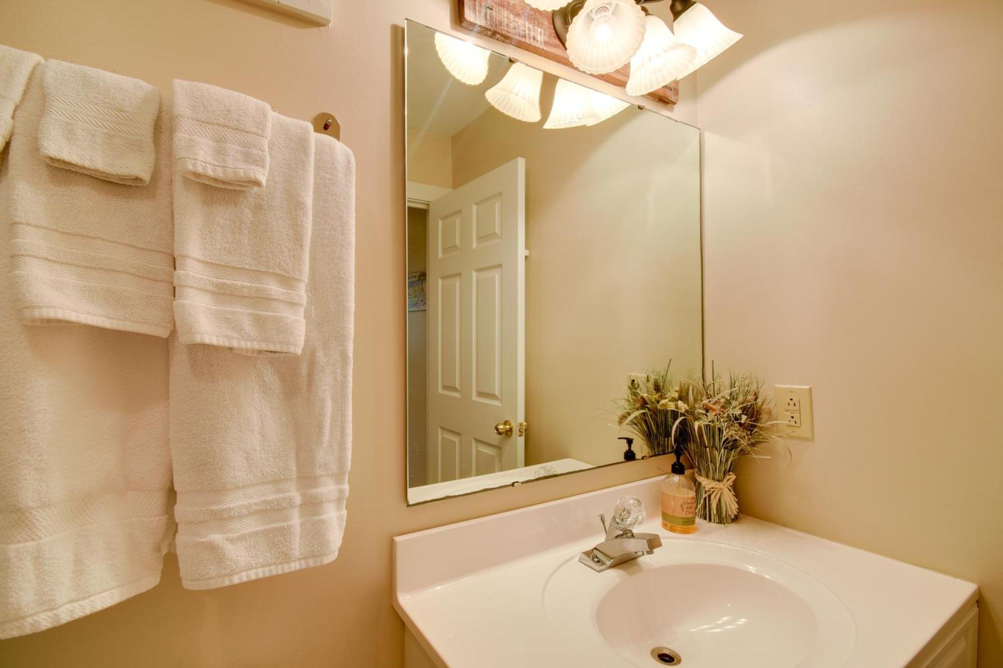 Ocean Isle Apartment With Balcony, 1 Mi To Beach! Ocean Isle Beach Εξωτερικό φωτογραφία